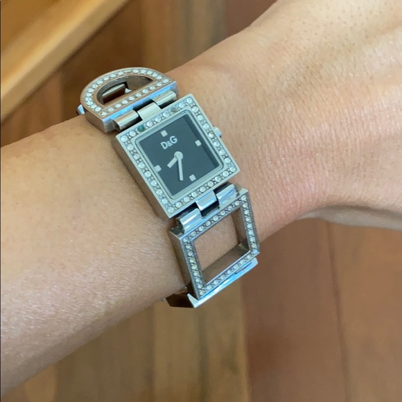 COPY - D&G watch main image 4